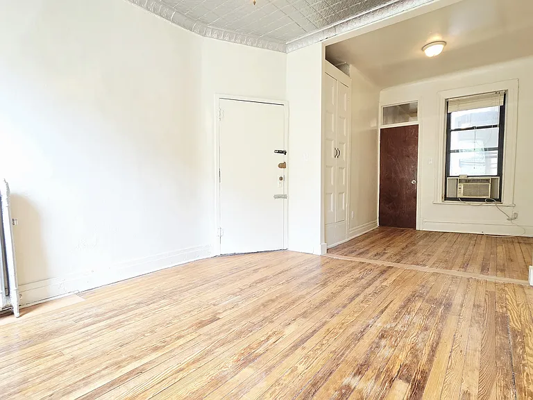 55 W 111th St #3E — Photo 2