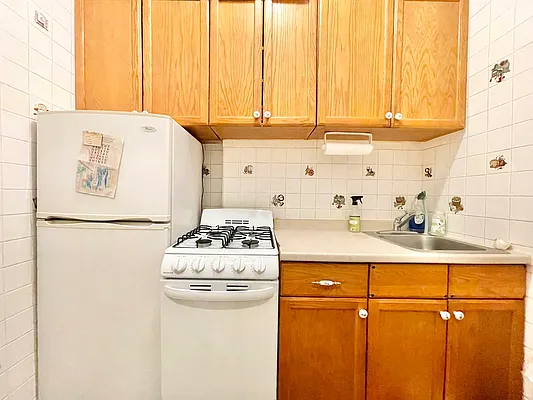 Rented by Century 21 Premier  | media 8