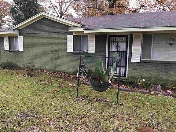 2nd image of 3413 Marguerite Dr
