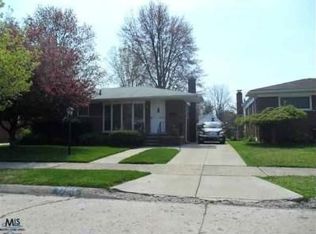 22408 Raymond Ct, Saint Clair Shores, MI 48082