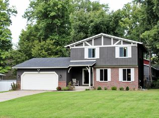 2225 Embro Dr SE, Kentwood, MI 49508