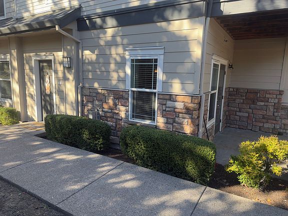 2nd image of 102 NE Canvasback Way #102