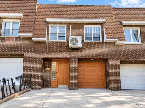2517 125th St, Flushing, NY 11354