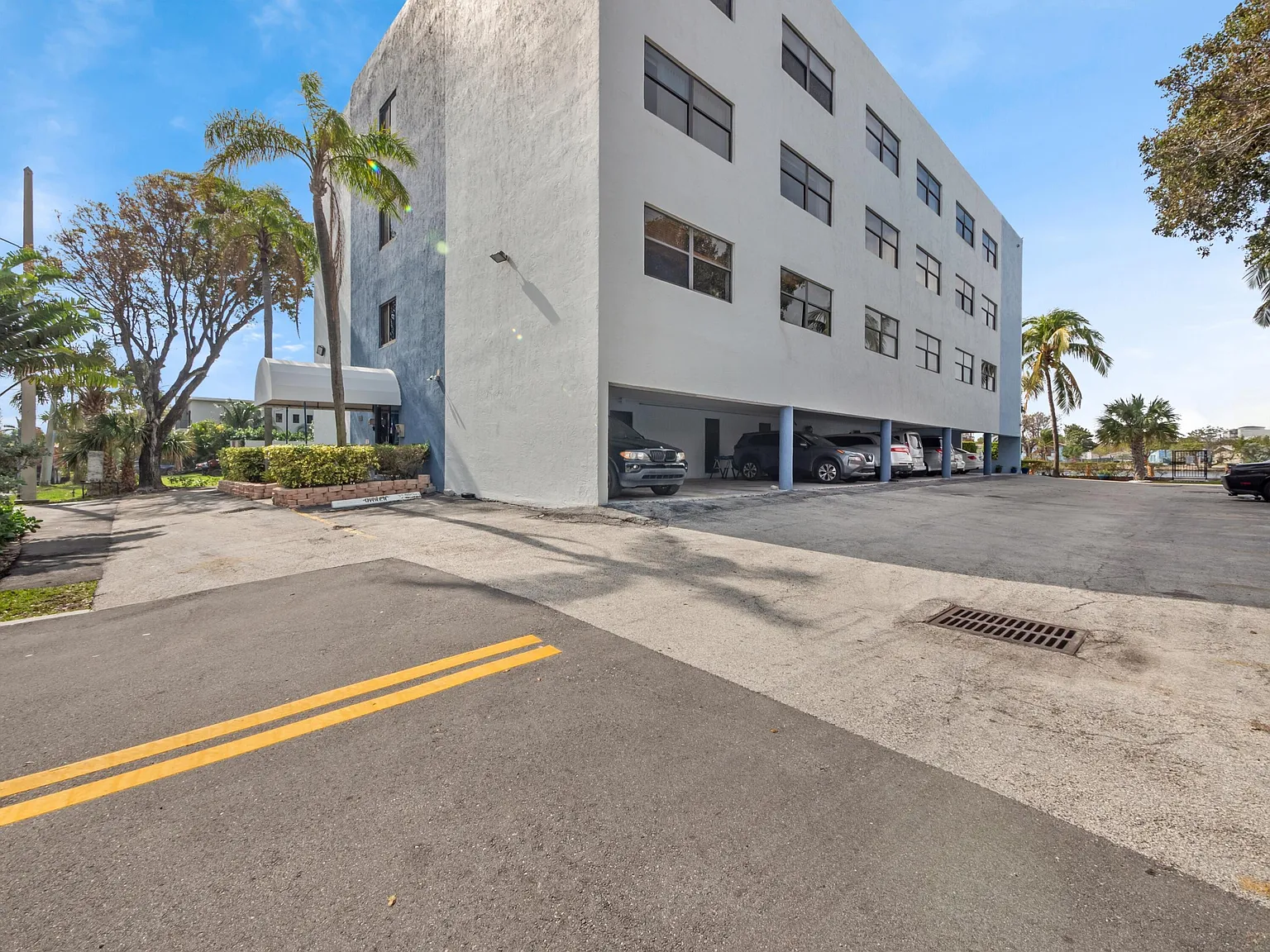 1 bed, 1.0 bath, 662 sqft, $1,800 — Photo 3