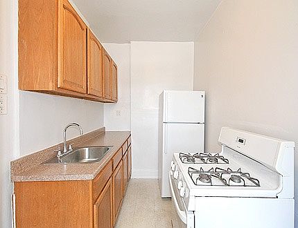 4th image of 9440 210th St APT 4C
