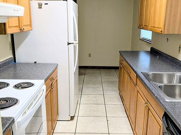 3rd image of 3015 Willow Ave
