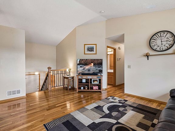 4th image of 19321 Denver St NW