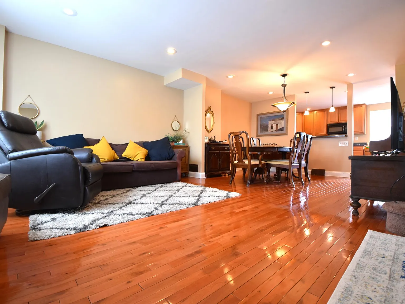 8018 Chelwynde Ave — Photo 1