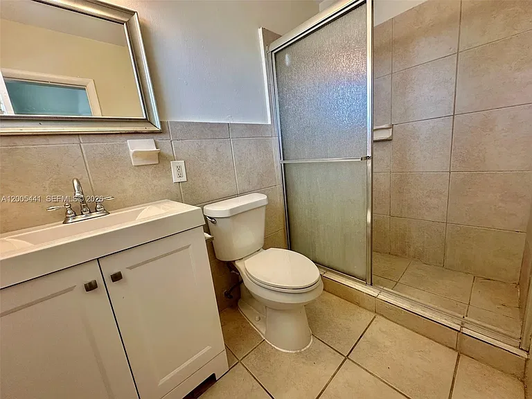5420 NE 22nd Ter #16 — Photo 7