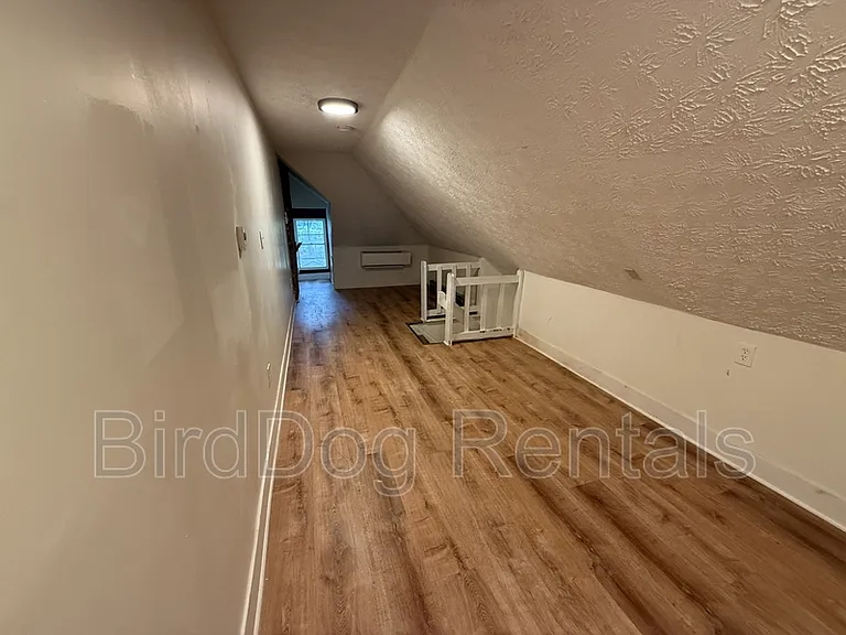 1524 Franklin Ave — Photo 12