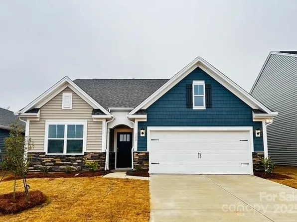 702 14th Avenue Ct NE, Hickory, NC 28601