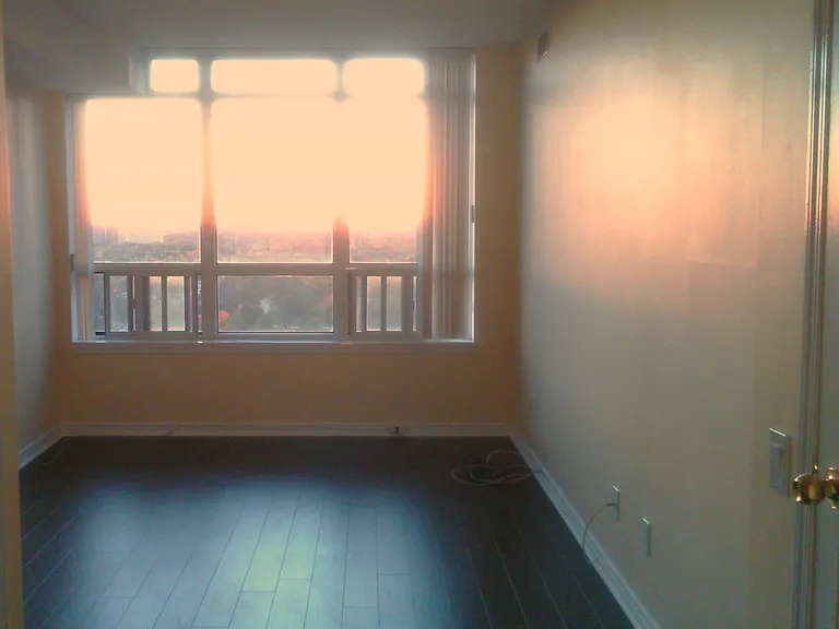 8 Hillcrest Ave — Photo 3