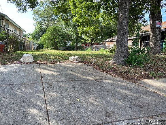 2nd image of 118 Parkview Dr