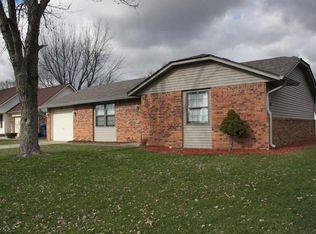 220 Christina Dr, Whiteland, IN