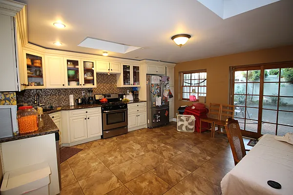 Rented by Brooklyn Real Inc | media 23