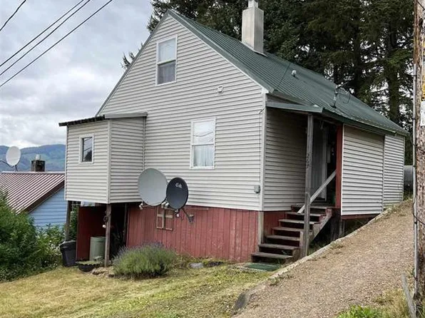 267 Hill Ave, Hoonah, AK 99829