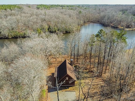 5th image of 32 Shoreline Dr