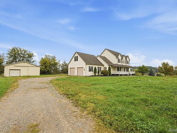 3rd image of 2974 Cedar Lake Rd