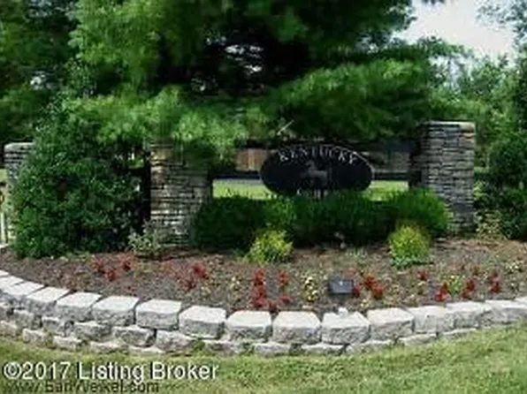 2818 Hollow Oak Dr, Crestwood, KY 40014