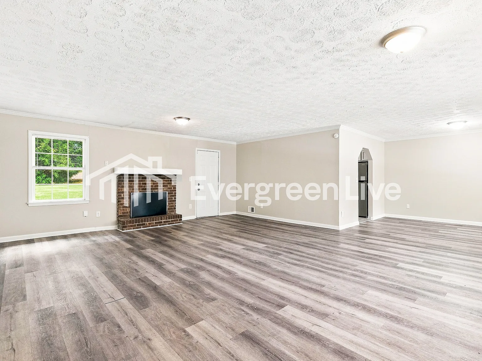 3 bed, 2.0 bath, 1705 sqft, $1,695 — Photo 4
