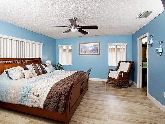 3rd image of 11620 SW 9th Ct #1162
