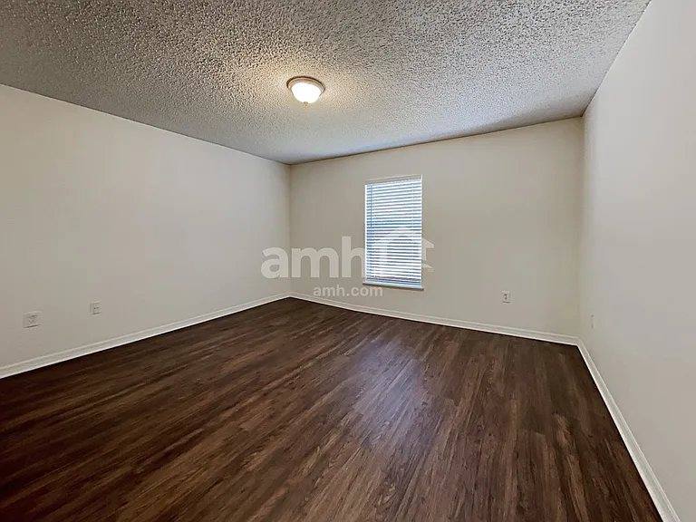 10421 Opus Dr — Photo 16