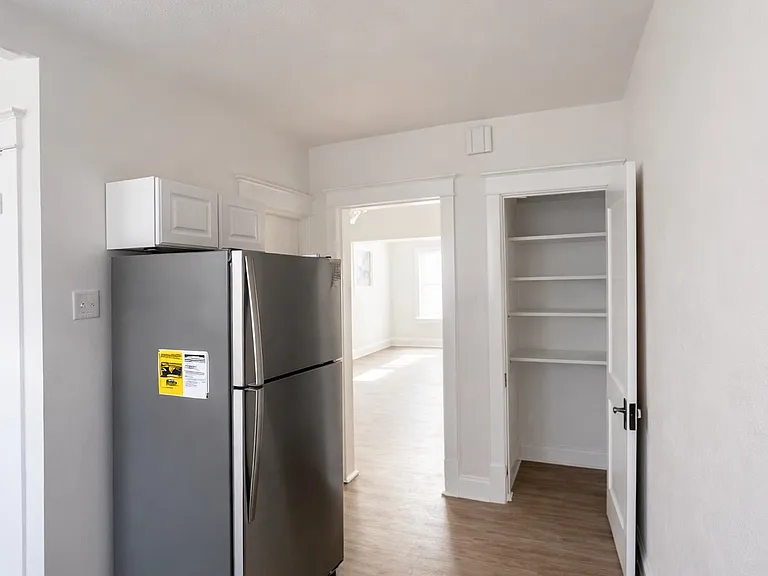 5335-1 E Bancroft Ave #2E-5335 — Photo 9