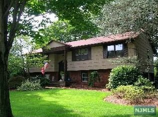 230 Oradell Ave, Paramus, NJ 07652