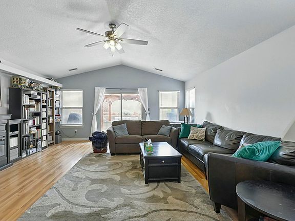 4th image of 9335 Drolet Dr NW