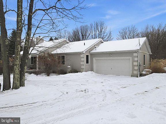4th image of 130 Brittany Dr