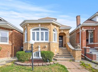 8443 S Hermitage Ave, Chicago, IL