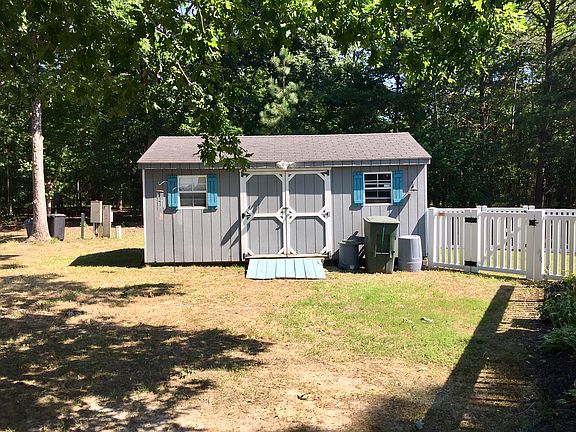 4th image of 33609 Montgomery Ct