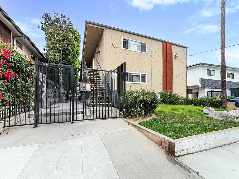 5330 Corteen Pl — Photo 4