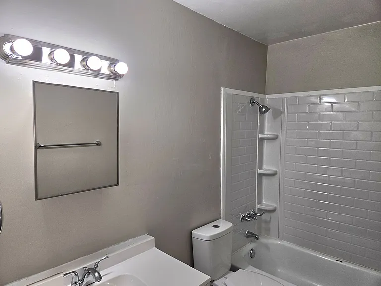 5602 Banbury Ct — Photo 33