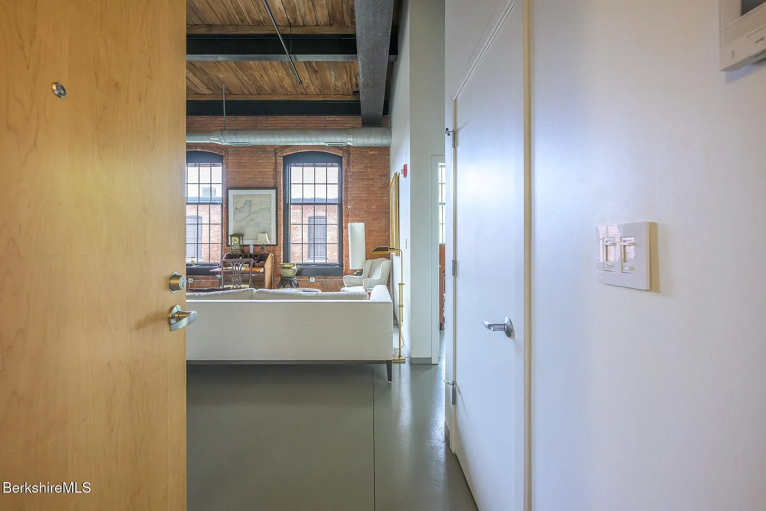 2 bed, 1068 sqft, $3,450 — Photo 4