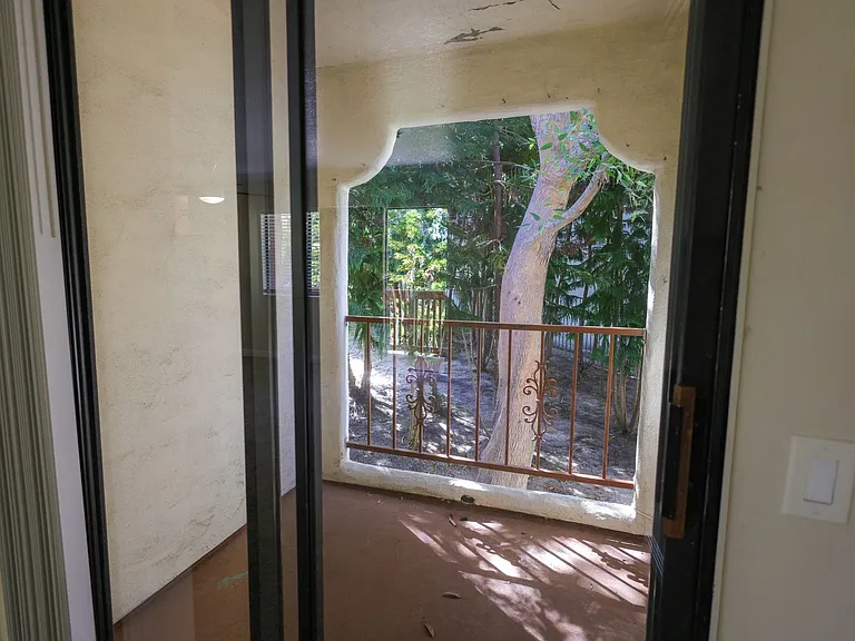 248 Avenida Palizada — Photo 6