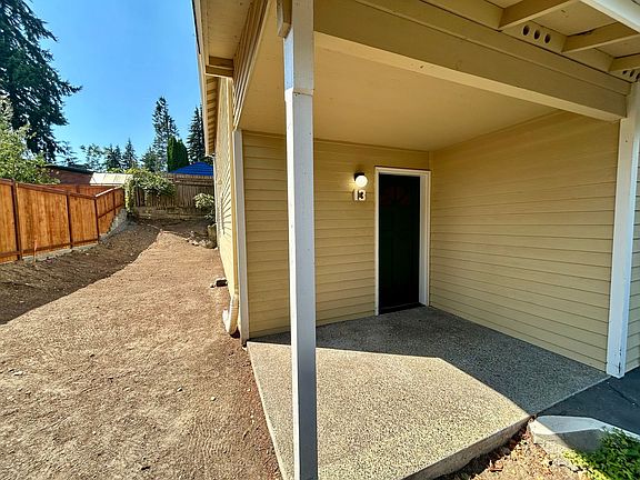 3rd image of 7512-7514 220th St SW