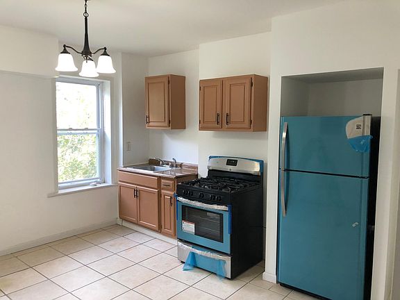 2nd image of 47 Carpenter Ave #3