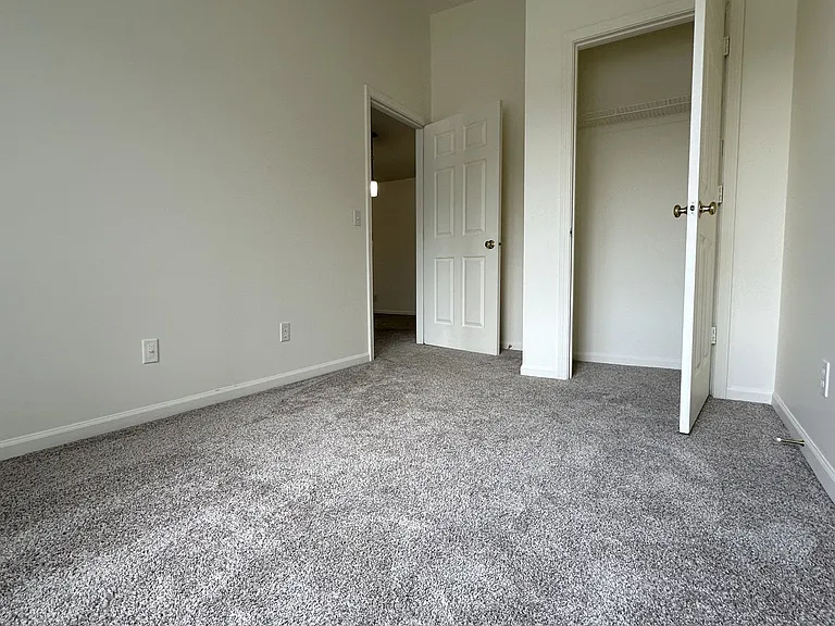 Victoria Pointe — Photo 11