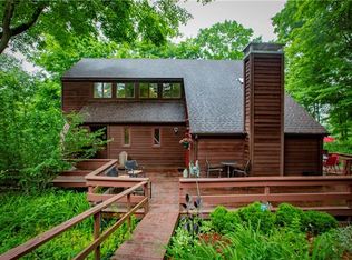 8 Aqueduct Rd, Garrison, NY 10524