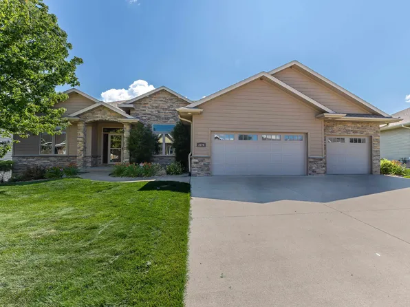 2279 Julia Dr, Dubuque, IA 52002