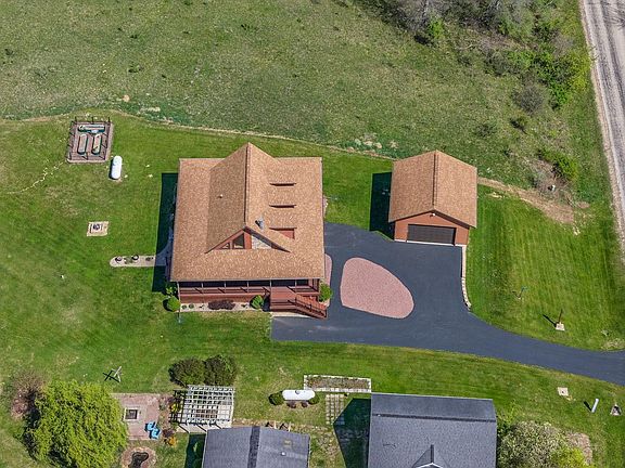2nd image of S991 Club House Dr