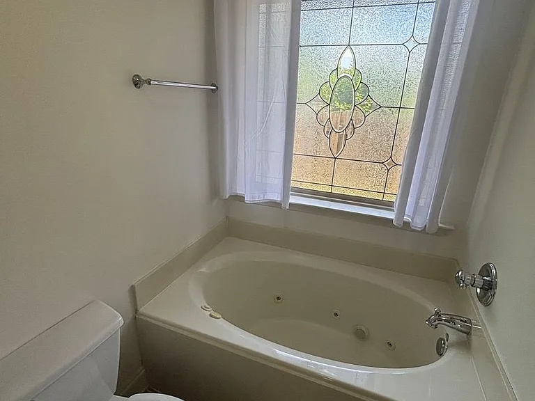 182 Sharpe St — Photo 32