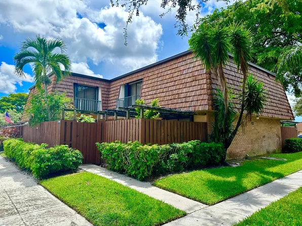 2903 29th Lane, Greenacres, FL 33463