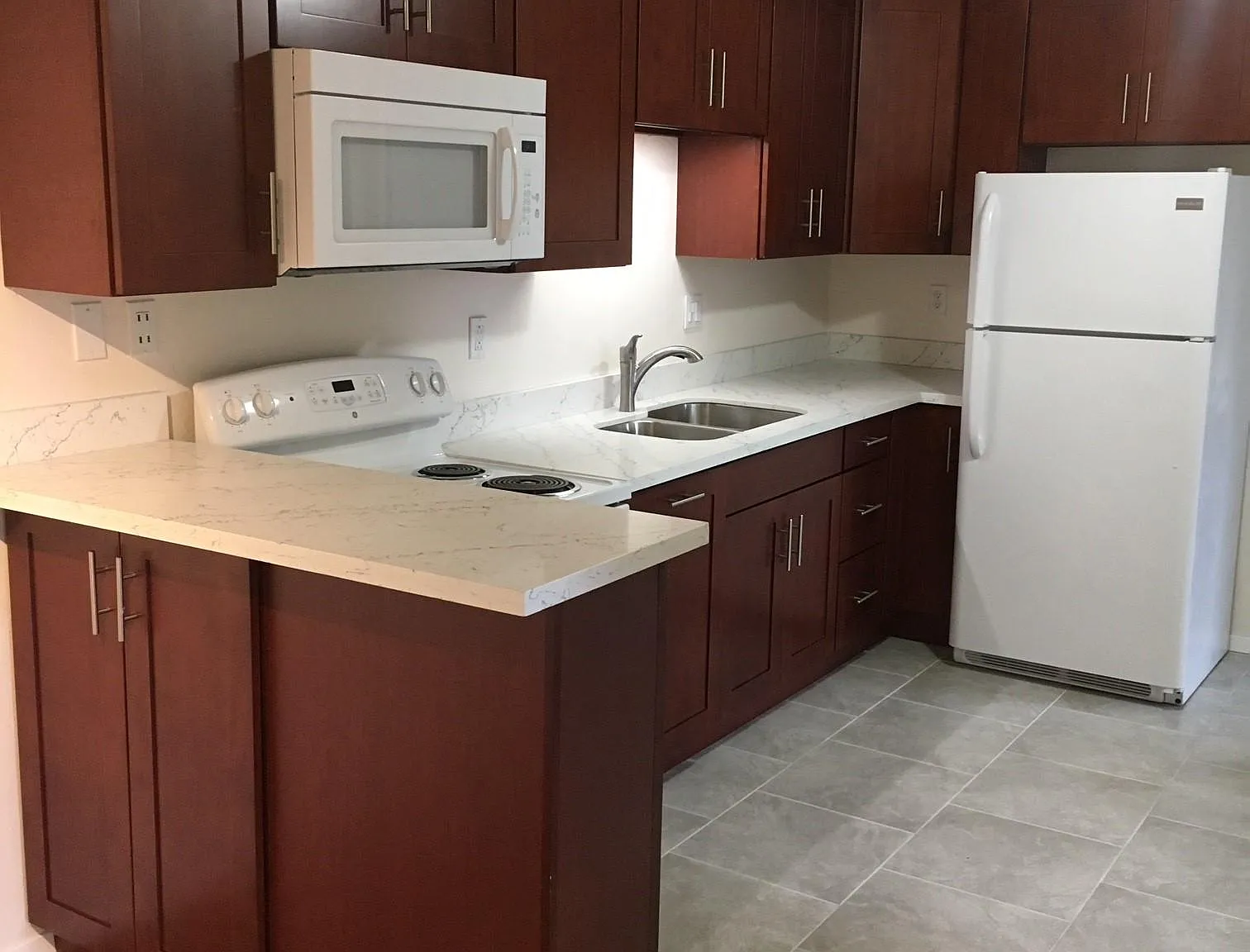 2 bed, 925 sqft, $1,275 — Photo 1