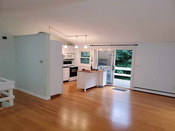3rd image of 465 Laurel St #1