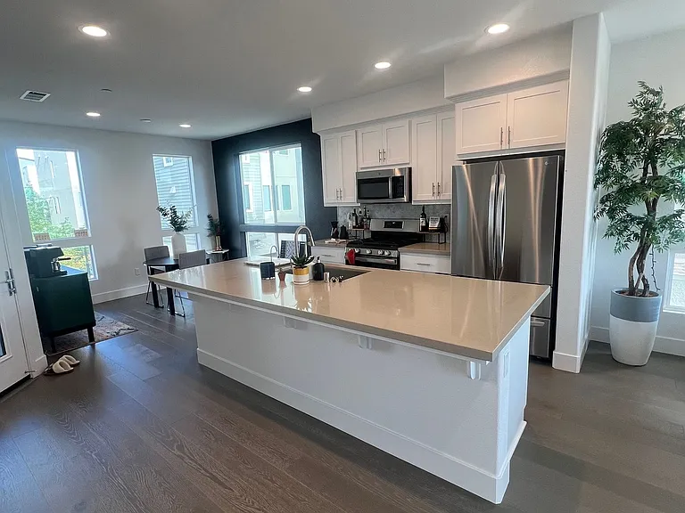 814 Marina Way S — Photo 5