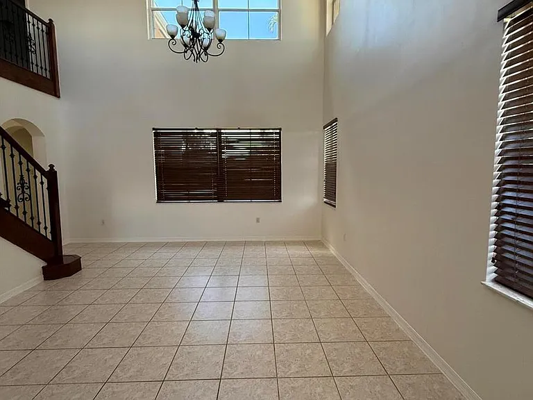 12631 SW 28th St — Photo 5