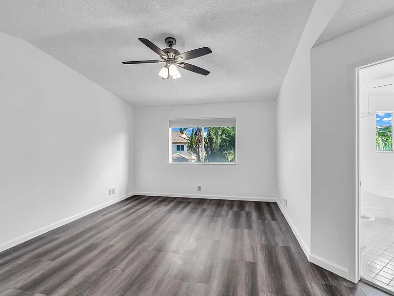 6813 Via Regina — Photo 14
