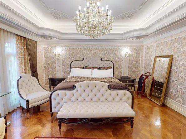 176 Irwin Street image 7 of 10